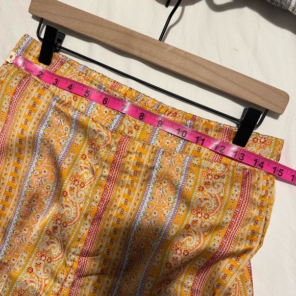 Dress Forum Paisley Silky Pants - Picture 9 of 10